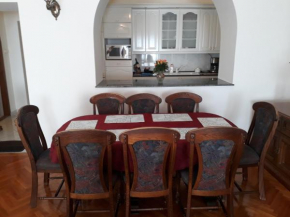 Piac Utcai Apartman 2